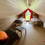 Alpstuga Heinåli Hytta Isfjorden