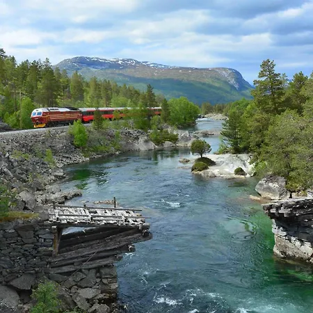 Heinali Hytta * Isfjorden
