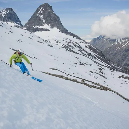 Heinali Hytta 샬레 Isfjorden